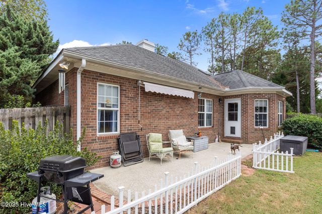 75 Catalpa Lane N, Pinehurst, NC 28374