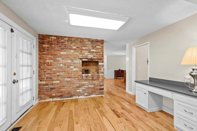 912 W Bellwood Dr, Spokane, WA 99218