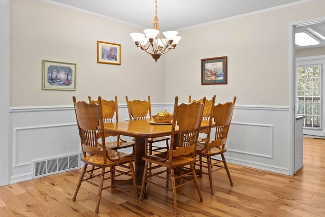 912 W Bellwood Dr, Spokane, WA 99218