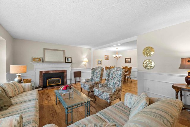 912 W Bellwood Dr, Spokane, WA 99218