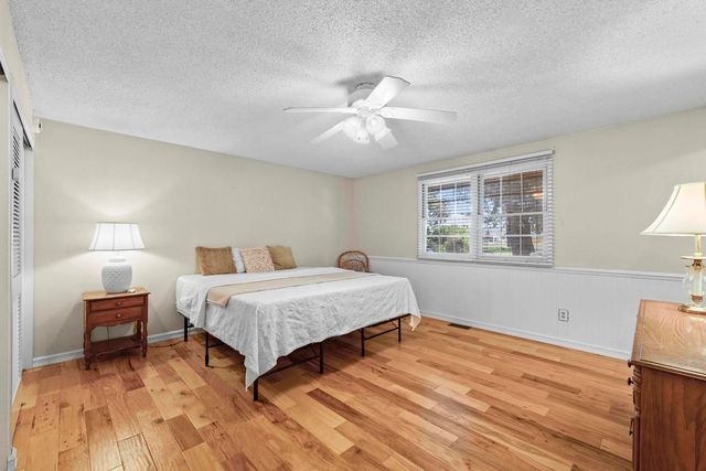 912 W Bellwood Dr, Spokane, WA 99218