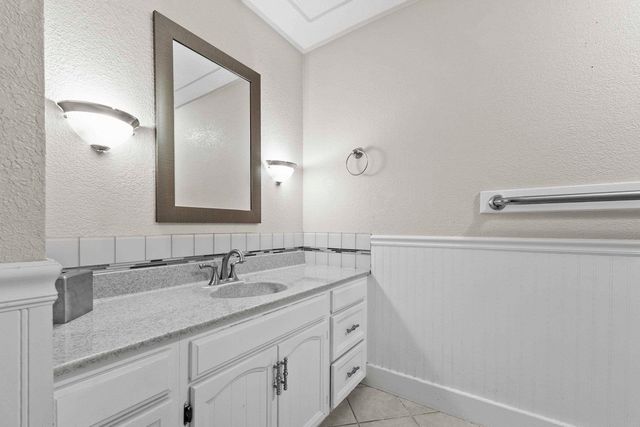 912 W Bellwood Dr, Spokane, WA 99218