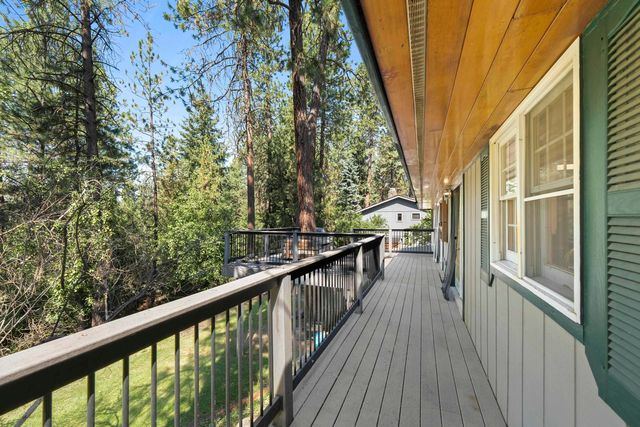 912 W Bellwood Dr, Spokane, WA 99218