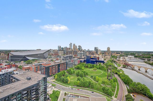 1111 W River Parkway 26B, Minneapolis, MN 55415