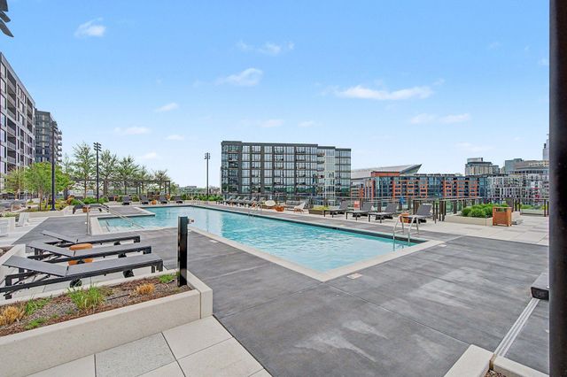 1111 W River Parkway 26B, Minneapolis, MN 55415