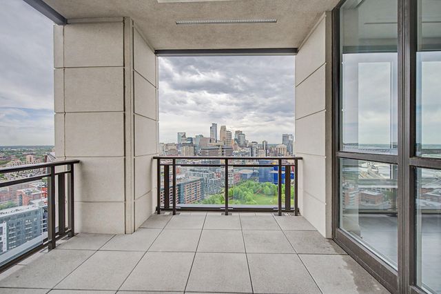 1111 W River Parkway 26B, Minneapolis, MN 55415