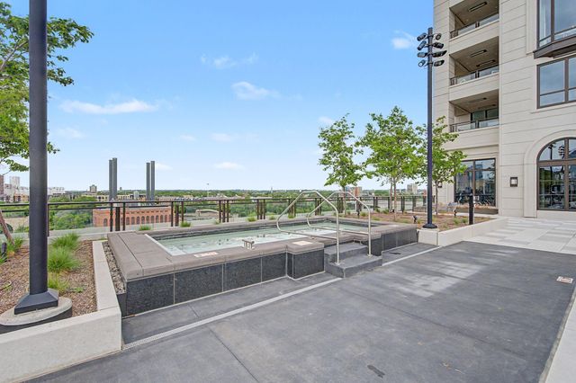 1111 W River Parkway 26B, Minneapolis, MN 55415