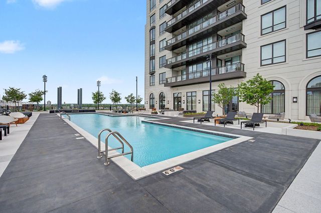1111 W River Parkway 26B, Minneapolis, MN 55415
