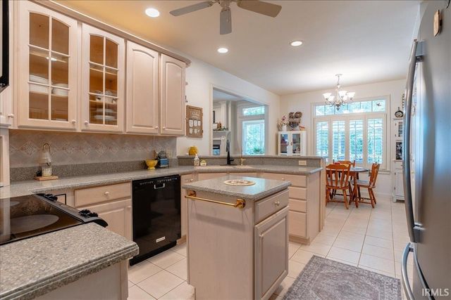 236 Knollview Drive, Evansville, IN 47711