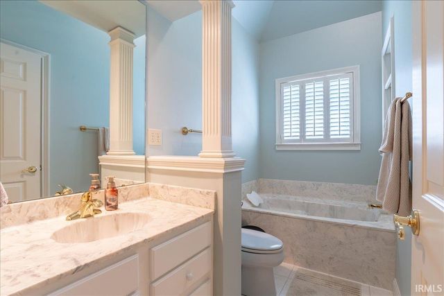 236 Knollview Drive, Evansville, IN 47711