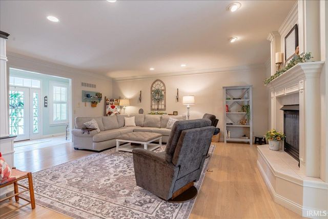 236 Knollview Drive, Evansville, IN 47711