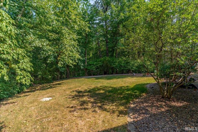 236 Knollview Drive, Evansville, IN 47711