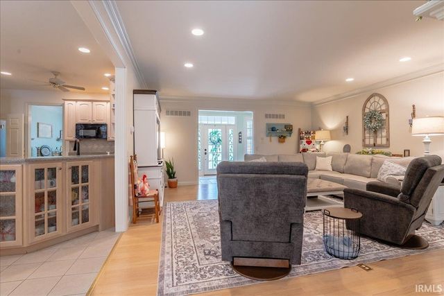 236 Knollview Drive, Evansville, IN 47711
