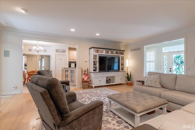 236 Knollview Drive, Evansville, IN 47711
