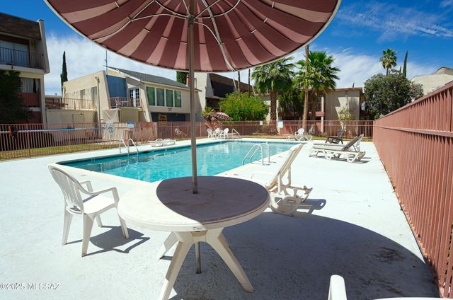 1600 N Wilmot Rd Unit 327, Tucson, AZ 85712