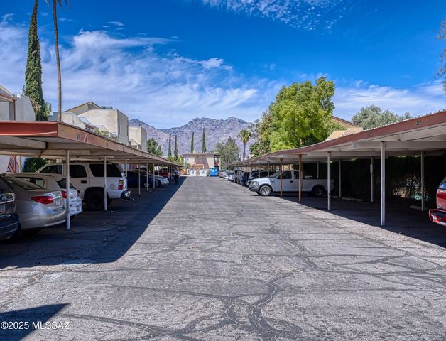 1600 N Wilmot Rd Unit 327, Tucson, AZ 85712