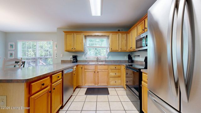 5302 Old Herring Pl, Crestwood, KY 40014
