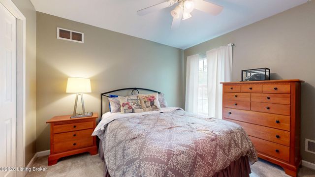 5302 Old Herring Pl, Crestwood, KY 40014