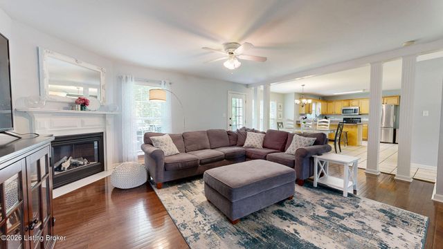5302 Old Herring Pl, Crestwood, KY 40014