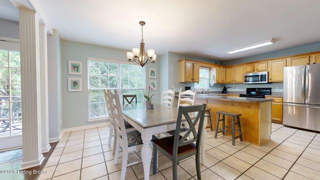 5302 Old Herring Pl, Crestwood, KY 40014