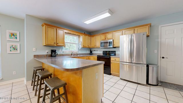 5302 Old Herring Pl, Crestwood, KY 40014