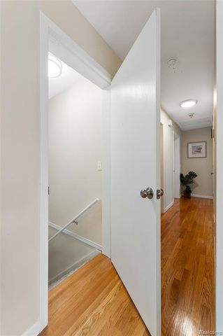 715 Lakeside Drive, Waterford, MI 48328