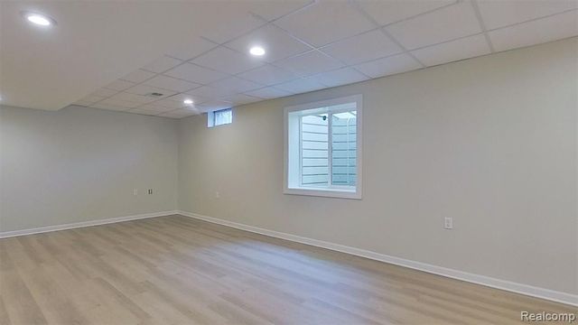 715 Lakeside Drive, Waterford, MI 48328
