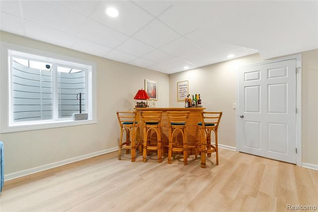 715 Lakeside Drive, Waterford, MI 48328