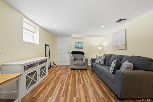 238 Kimball Terrace, Yonkers, NY 10704