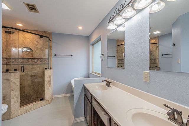 8159 Berkshire Drive, Fort Worth, TX 76137