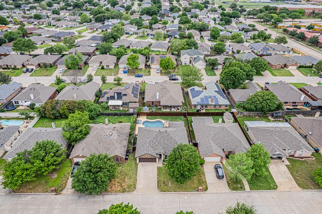 8159 Berkshire Drive, Fort Worth, TX 76137