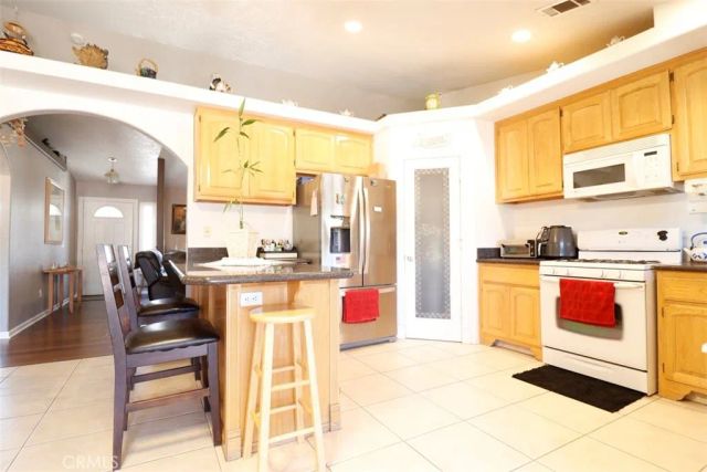 17831 Pitache Street, Hesperia, CA 92345