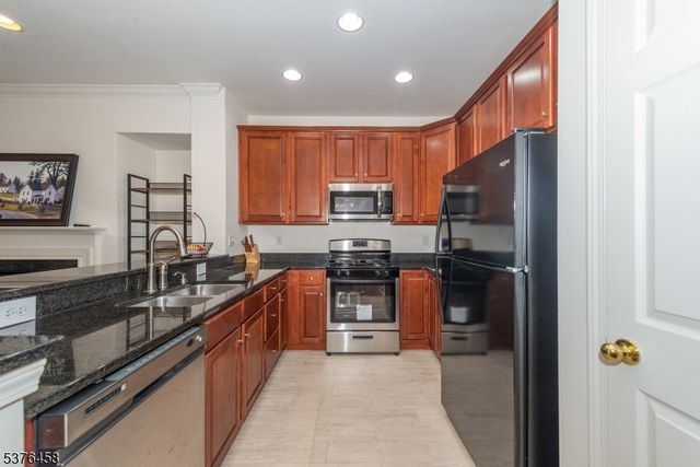 802 Donato Cir, Scotch Plains Twp., NJ 07076