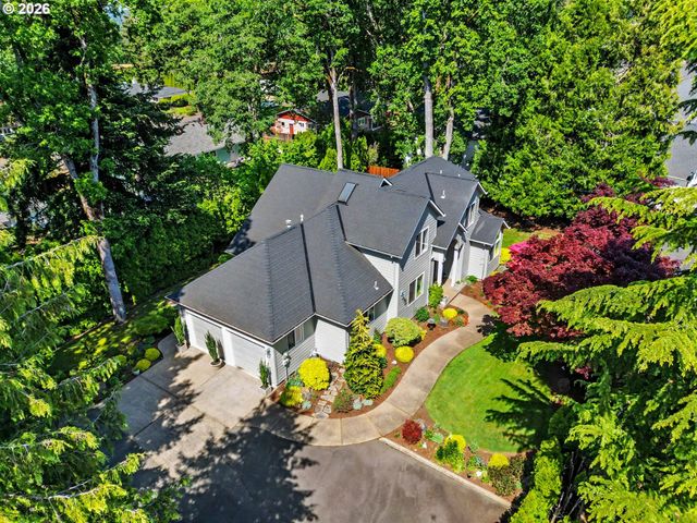 471 EDGEWOOD Dr, Silverton, OR 97381