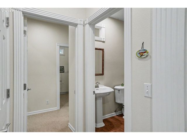 471 EDGEWOOD Dr, Silverton, OR 97381
