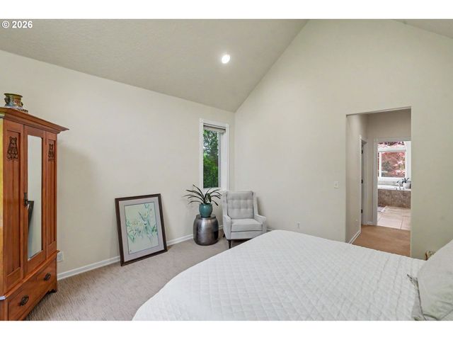 471 EDGEWOOD Dr, Silverton, OR 97381