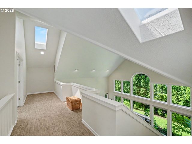 471 EDGEWOOD Dr, Silverton, OR 97381