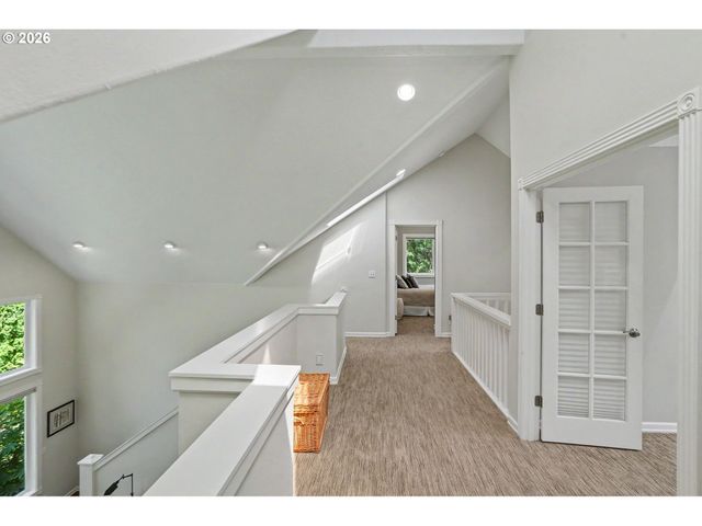 471 EDGEWOOD Dr, Silverton, OR 97381