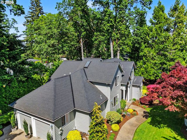 471 EDGEWOOD Dr, Silverton, OR 97381
