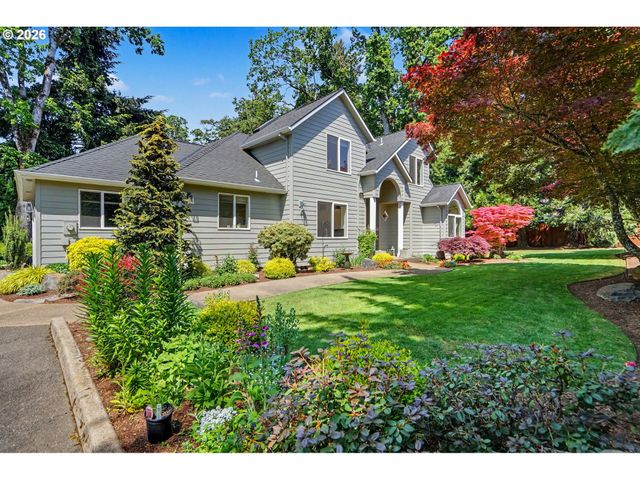 471 EDGEWOOD Dr, Silverton, OR 97381