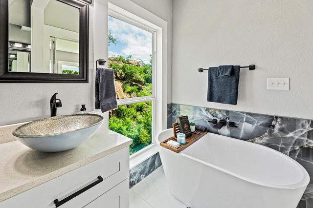 190 Clear Creek, Burnet, TX 78611