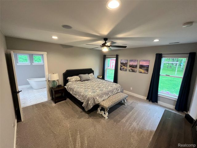 2400 N Hacker Road, Howell, MI 48855