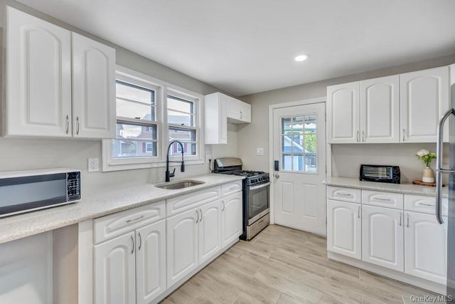 64 West Avenue, Lawrence, NY 11559