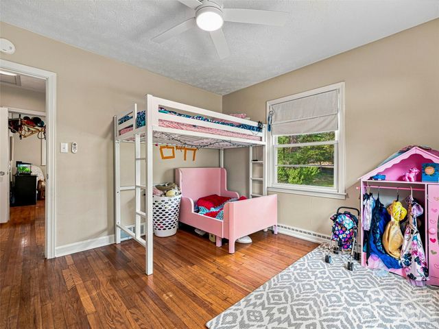 15 Lynnstone Court, Asheville, NC 28805