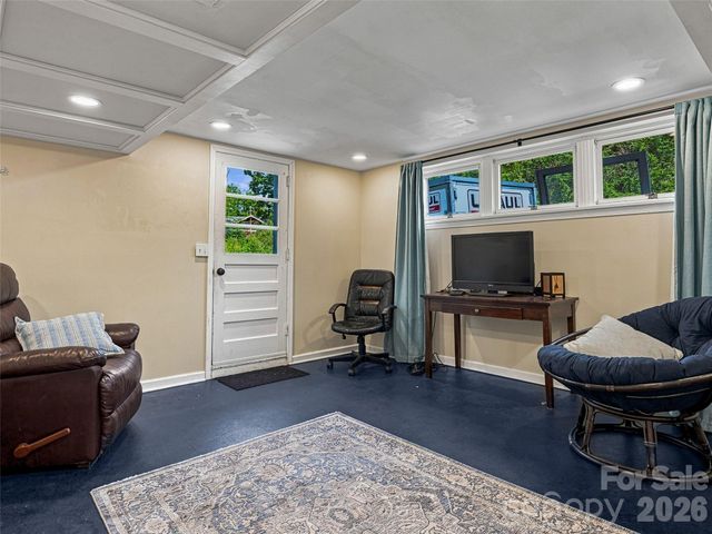 15 Lynnstone Court, Asheville, NC 28805
