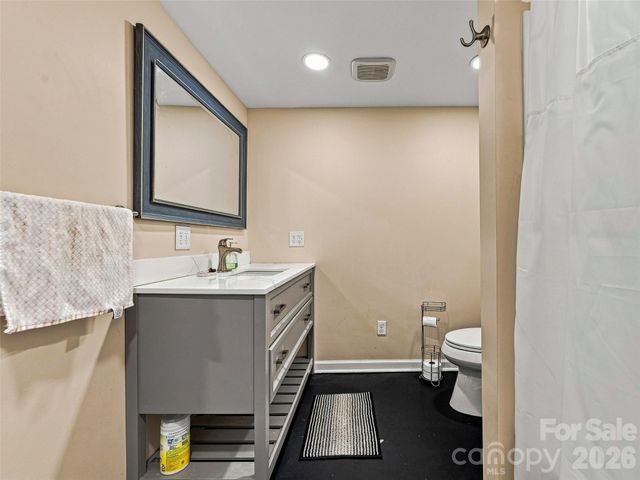 15 Lynnstone Court, Asheville, NC 28805