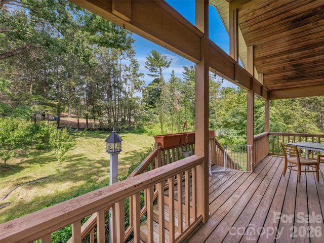 15 Lynnstone Court, Asheville, NC 28805