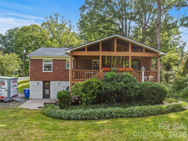 15 Lynnstone Court, Asheville, NC 28805