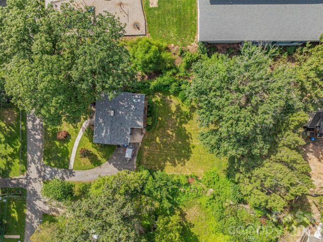 15 Lynnstone Court, Asheville, NC 28805
