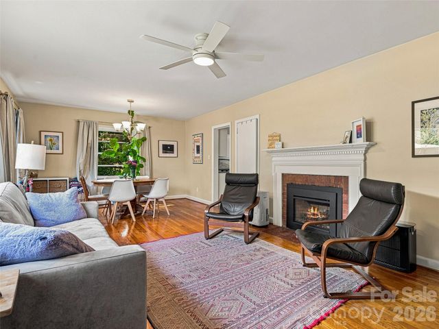 15 Lynnstone Court, Asheville, NC 28805